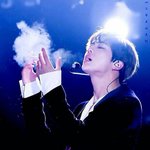 <b>창밖</b>의 밝은 '별' 인듯한 아이돌