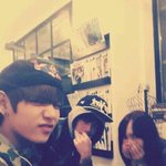 이 <b>사진</b> <b>옆</b>에두분은 누구야?
