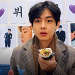 [방탄소년단] 김곰돌 오늘 먹은 <b>김밥</b>