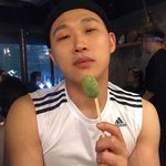 <b>스윙스</b>가 들고 잇는 거 뭐야 이거?