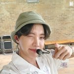 <b>정호석</b> 셀카 뽀짝하게 잘찍음