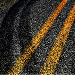 시신서 車흔적·車 <b>밑</b>엔 혈흔...사망사고 낸 <b>뒤</b> 달아난 50대 트럭...