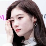 <b>정채</b>연 턱 진짜 매력있다