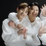[NCT즌] 텐 <b>윈윈</b>이 참 좋아해ㅋㅋㅋㅋㅋ 귀여워들ㅠㅠ