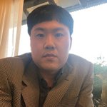 지금 <b>이</b> 표정으로 <b>디</b>제잉 보고 있음