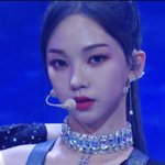 비주얼 탑급인 <b>돌</b>들로 합성했는데 맞춰보<b>셈</b>