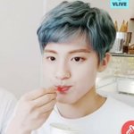 얜 데뷔초에 비하면 ㅈㄴ 잘생겨짐