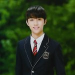 난 아무래도 <b>김선우</b> 졸업사진이 ㅈㄴ웃겨