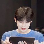 ( 넓은 어깨 ) 엔하이픈 <b>선우</b>