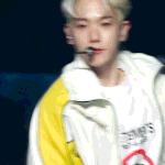 변백현 무대할 <b>때</b>