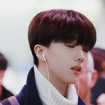 [<b>NCT지성</b>] 이어폰 <b>지성</b>