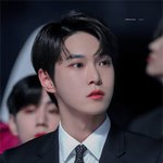 매력에 취하면 <b>후광</b>이 빛나는 남돌