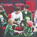 [NCT] <b>태일</b>이는 정우를 왜 이렇게 볼까?