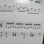 이거 <b>위에</b> 피아노 계이름뭐야???제발 알려줘ㅠㅠ
