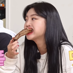<b>수진</b>은 왜 뼈 뜯는것도 이쁘냐