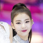 <b>매혹</b>을 뿌리고 다니는 여돌