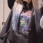 이 후드티 정보 아는 사람 ㅈㅂ