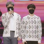 [방탄소년단] <b>옷</b>을 이렇게 같이 입혀놔서 더 그런가