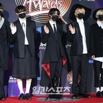 투바투 코디 머<b>선일</b>이고...