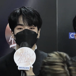 [트레저] 정우 <b>쌩흑발</b>이었네