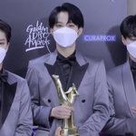 [NCT즌] 정우 오늘 가르마 <b>봉긋</b>하게 잘섰다