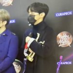 <b>정호석</b>은 상을 왜이렇게