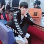 [NCT즌] 쉬박 이 사진 너무 <b>동아리방</b>에 있는 대딩선배 같은데