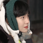 다양하게 귀<b>도리</b>를 쓰는 김선호