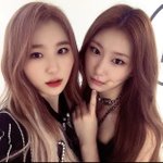 <b>채령</b> 왤케 예뻐짐