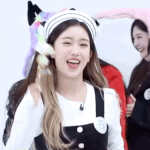 일하는 리더와 마냥 신난 아이들.<b>gif</b>