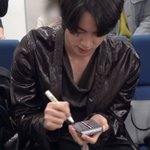 방탄 <b>진의</b> 297만원짜리 스케치북