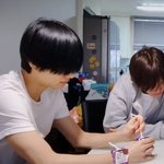 [NCT] 과채<b>주스</b> 먹는데 쓸데없이 시강이네