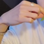 [댓글부탁해] 남<b>돌</b> 예쁜 손 사진 좀 주라주