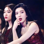 세련된 얼굴에 묻어나는 <b>도도</b>함