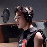 녹음실에서 <b>양기</b> 뿜