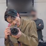 [방탄소년단] 손에 내 손하나만 쥐어줘도 잘 놀듯