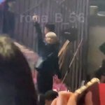 [EXO] 안녕하세요 머글인데 혹시 <b>백현님</b> 하찮은사진,,? 주실 수...