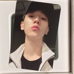 백현 <b>키노</b> 샀는데 포카 이거나옴