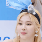 [댓글부탁해] 미성년자인 애들은 <b>굿즈</b> 살 때 어케 삼?