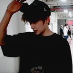 <b>더비</b>들아 현재 모자쓰는 움짤 있니...?