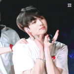 [드루와] 정국 이 짤 좀 <b>정승제쌤</b> 닮지 않음..?