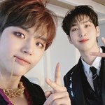 [펜타곤] 입 뚫고 귀 뚫고