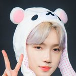 천년 <b>만년</b> 소년으로 남아 줄듯한 남<b>돌</b>