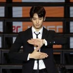 이주연 <b>데뷔</b> 쇼케이스날 개웃긴<b>사진</b>