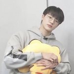 대학가면 이런 <b>너드</b>남 재질의 훈남 선배가 있남?