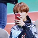 [NCT즌] 우리 양궁<b>동혁</b>이가아이폰들고셀카찍던날또존잘님