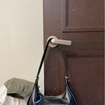 20대 초반 이 가방 드는거 별로임?