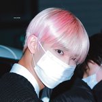 배진영 머리 핑크색임ㅠㅠㅠㅠㅠ