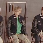 [NCT] <b>한입</b>거리 다리뻗어 문군