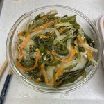 아침부터 <b>미역</b>줄기볶음 만드는 유판녀